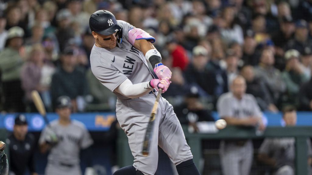 Aaron Judge hits a go-ahead home run during the eighth inning against the Mariners. | Art or Photo Credit: AP